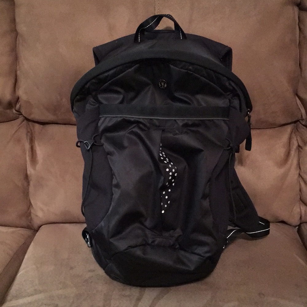 Lululemon Run All Day Back Pack -reflective.EUC